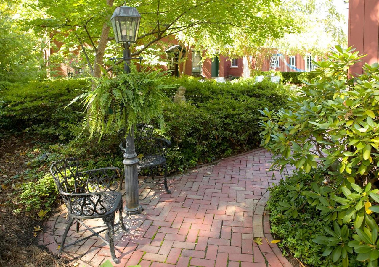 Louisville Bourbon Inn Экстерьер фото