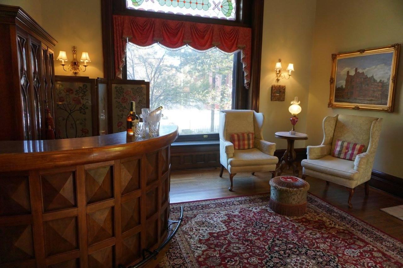 Louisville Bourbon Inn Экстерьер фото
