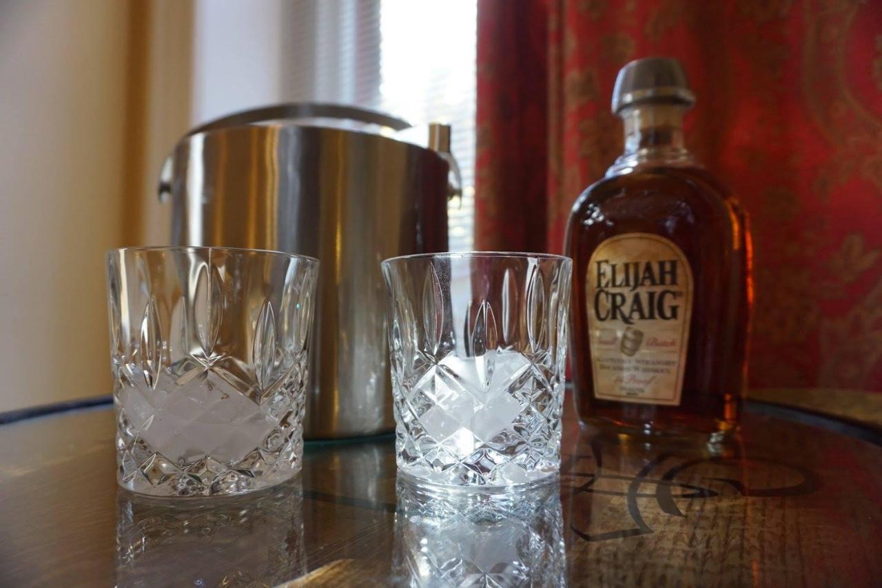 Louisville Bourbon Inn Экстерьер фото