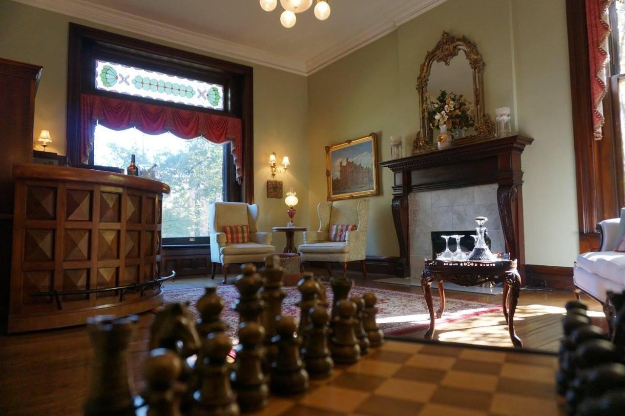 Louisville Bourbon Inn Экстерьер фото