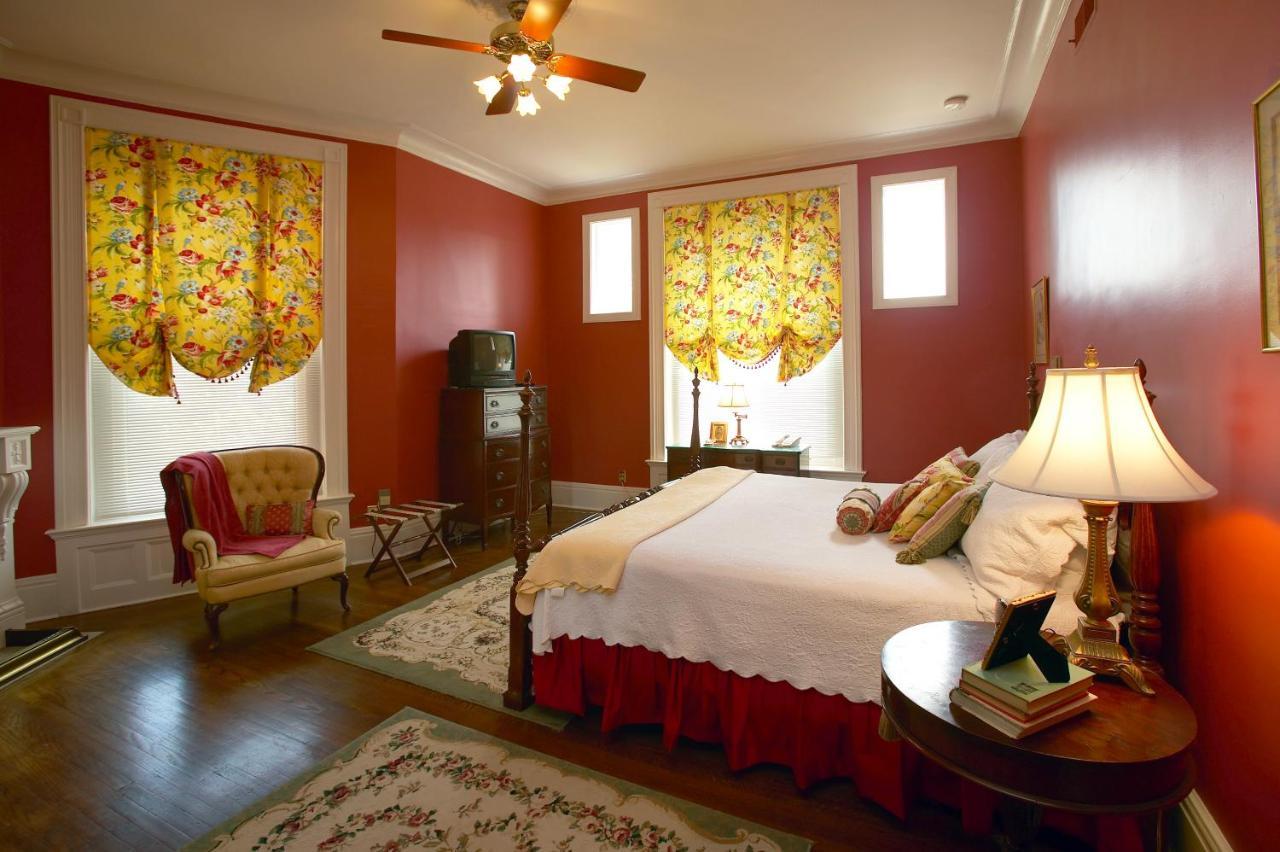 Louisville Bourbon Inn Экстерьер фото