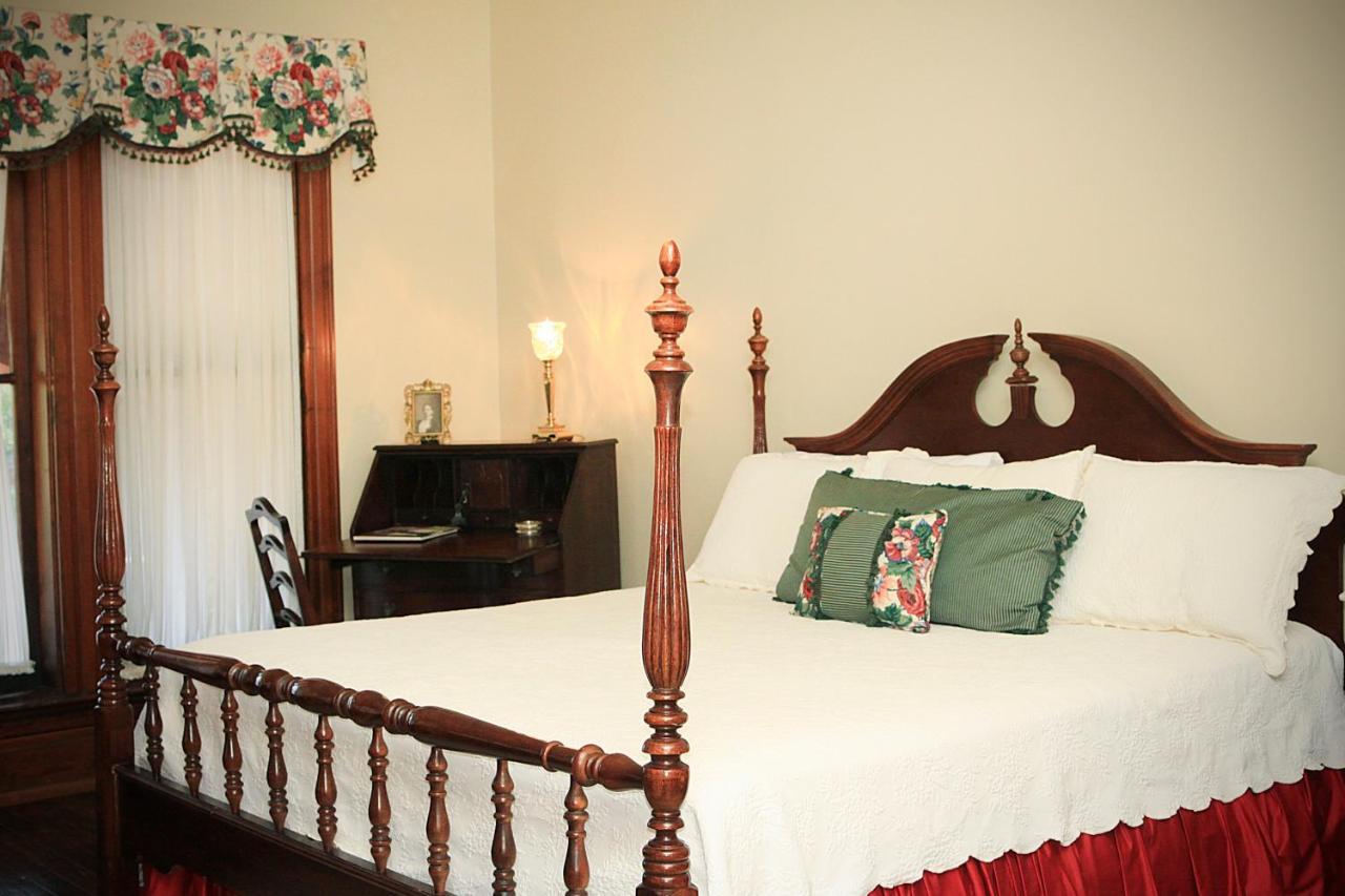 Louisville Bourbon Inn Экстерьер фото