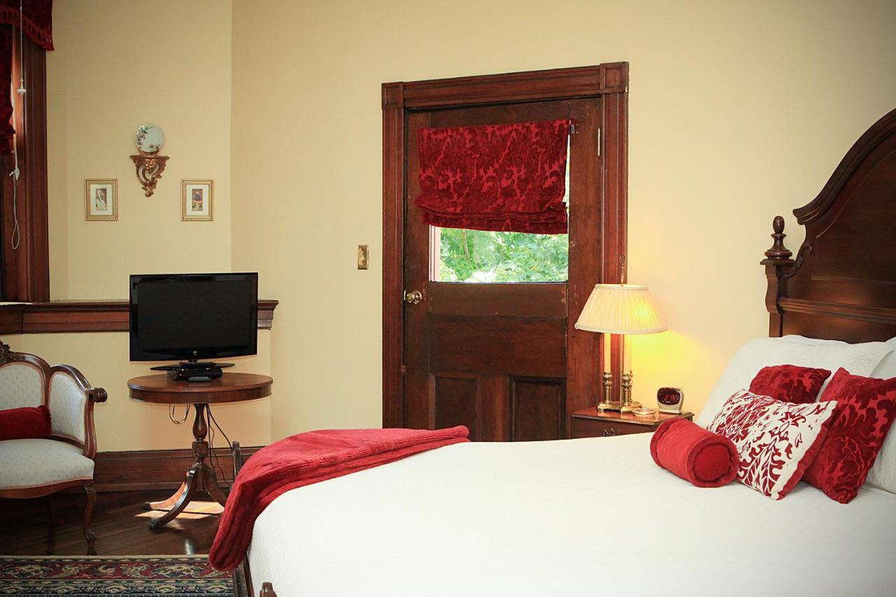 Louisville Bourbon Inn Экстерьер фото